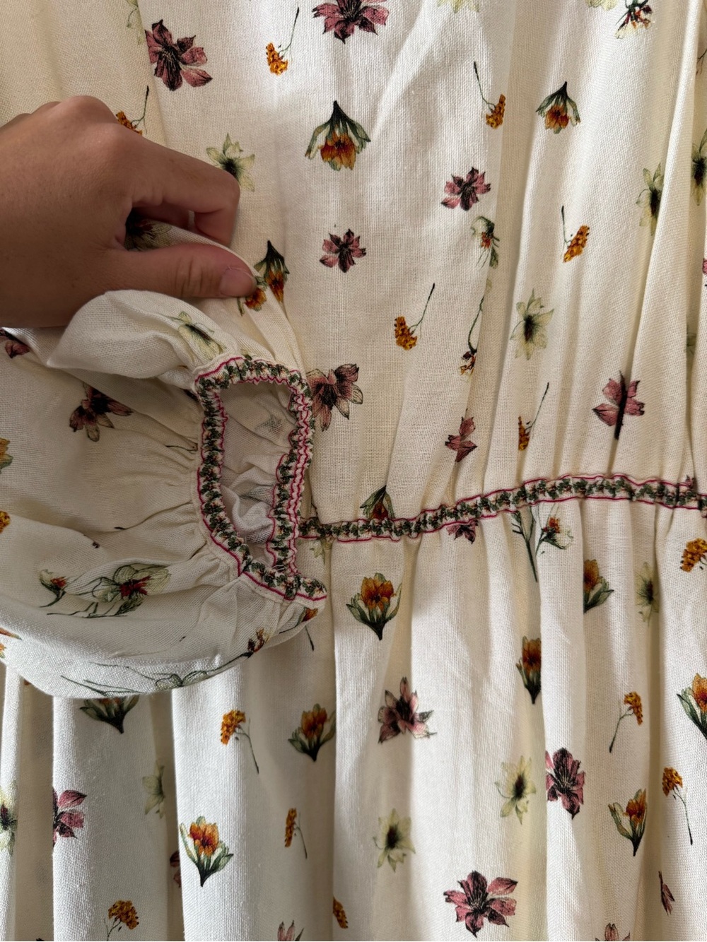 MAX STUDIO Whimsy Floral Maxi Dress with V-Neck and Puff Sleeves-Medium - Picture 8 of 11